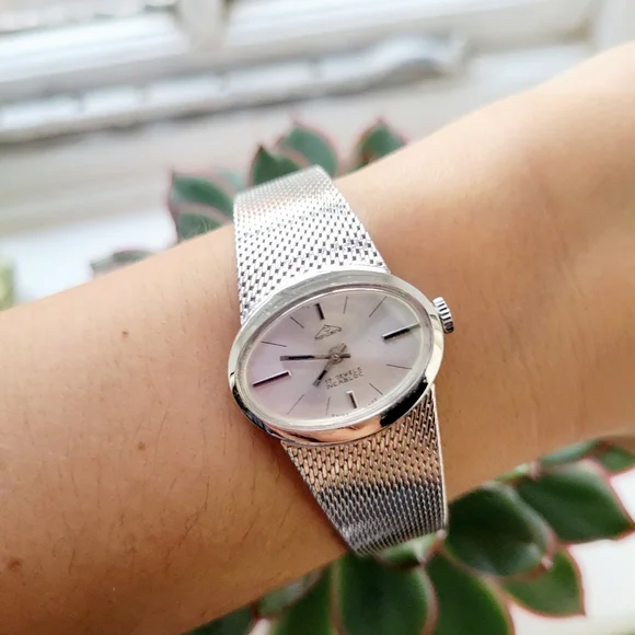 Swiss Mondaine 17 Jewels Silver Watch